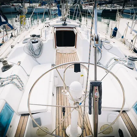 Sleep In Boat 船上ホテル