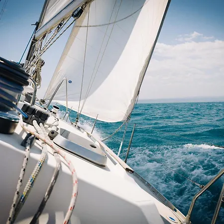 Sleep In Boat * Катания